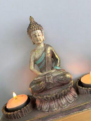 Buda sobre loto porta velas 20cm